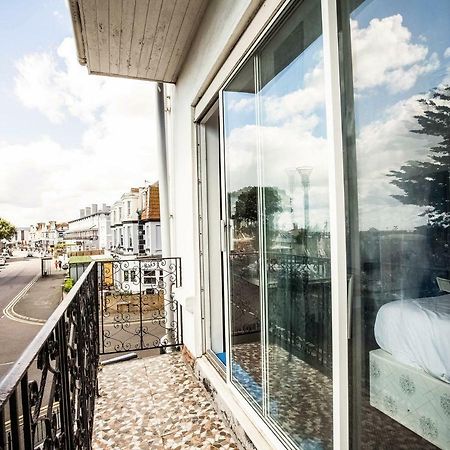 The Clacton Hotel 外观 照片