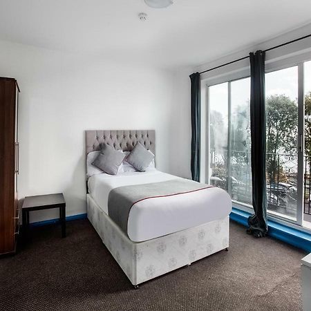 The Clacton Hotel 外观 照片