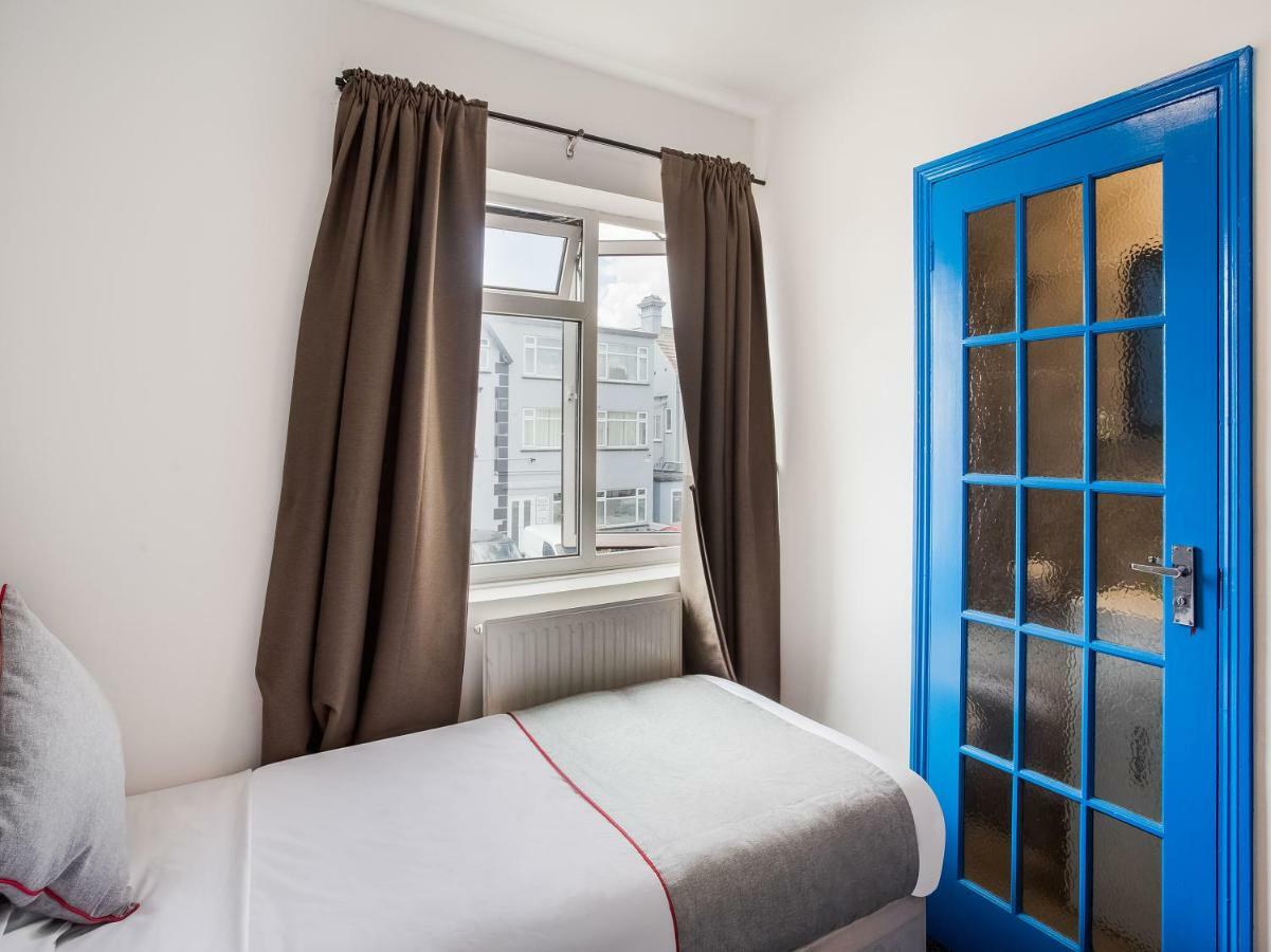 The Clacton Hotel 外观 照片