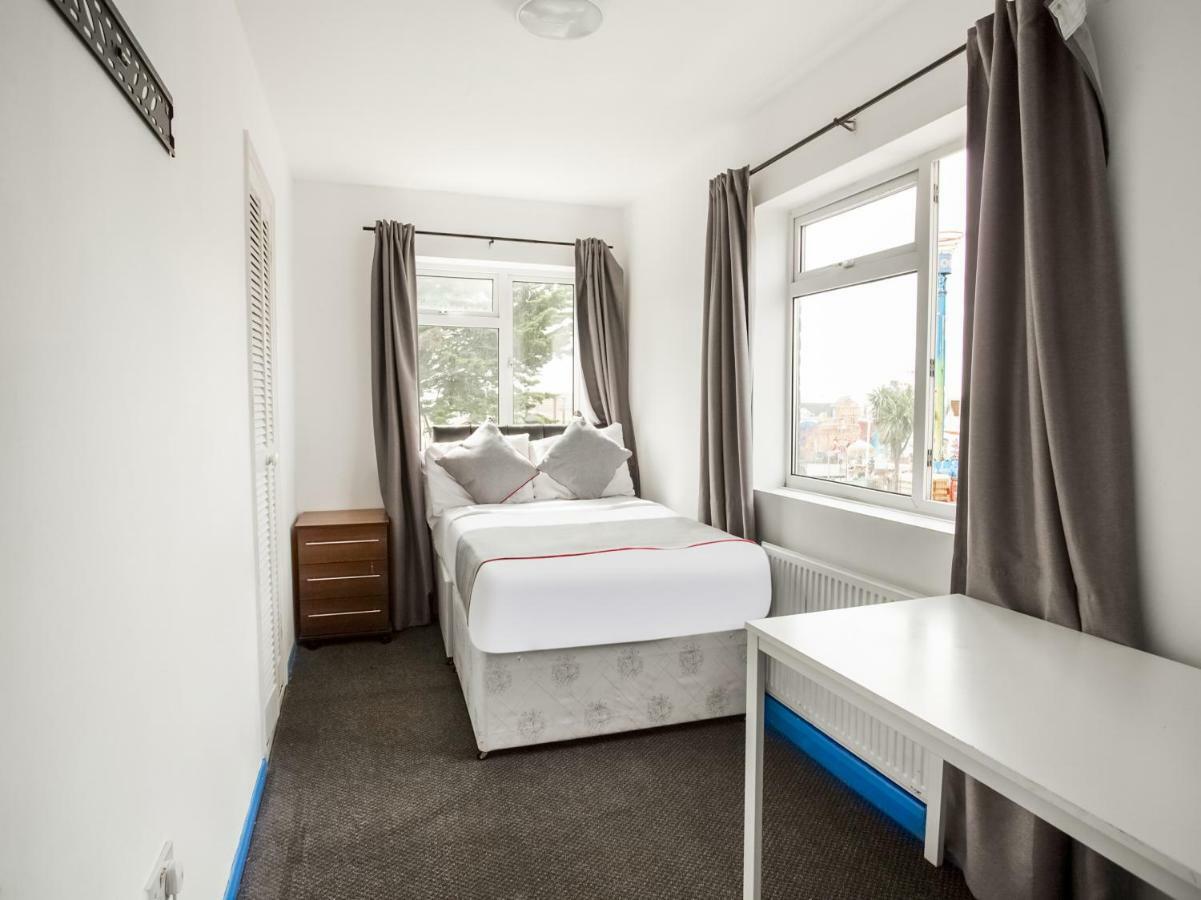 The Clacton Hotel 外观 照片